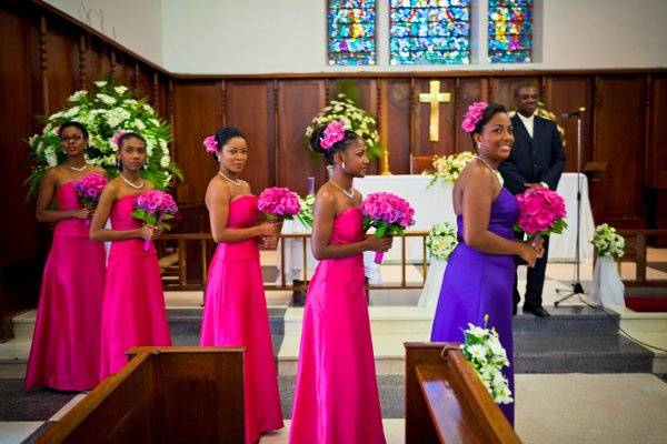 Melissa's gorgeous bridesmaids in traditional make-up by Face Forward.