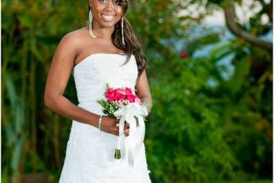 Tamika loved her traditional wedding make-up and was all smiles on her big day. Photography: Courtney Sappleton.