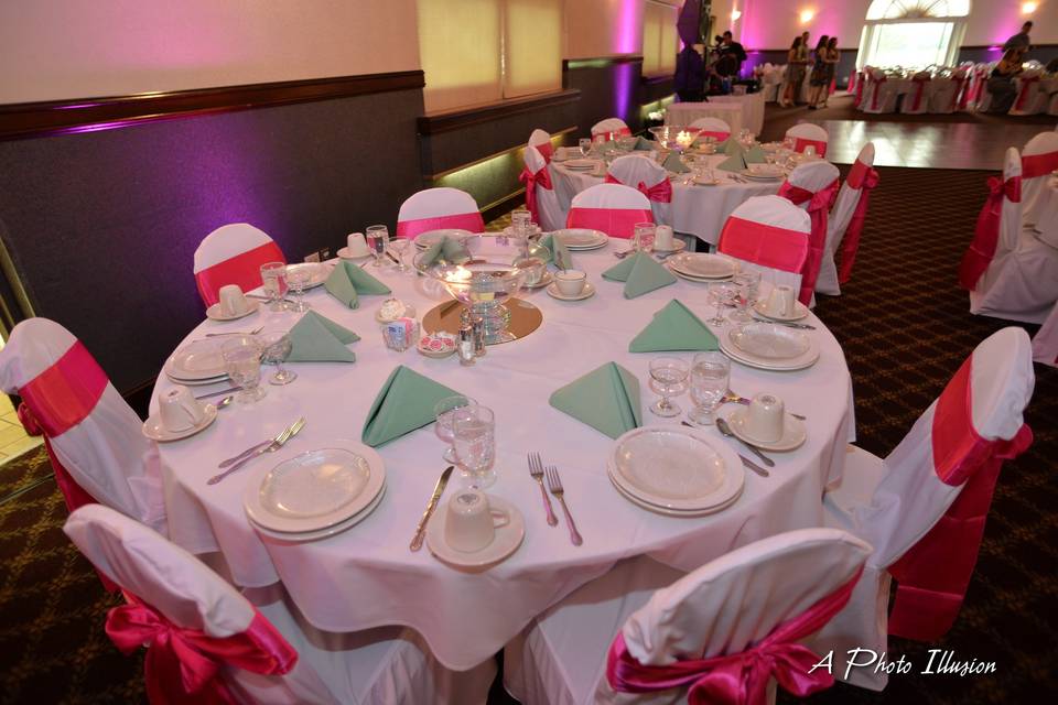 Table setting and decor