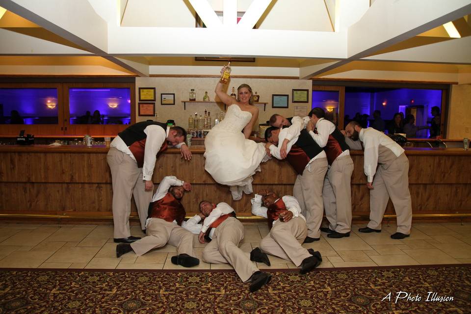 Bride with the groomsmen