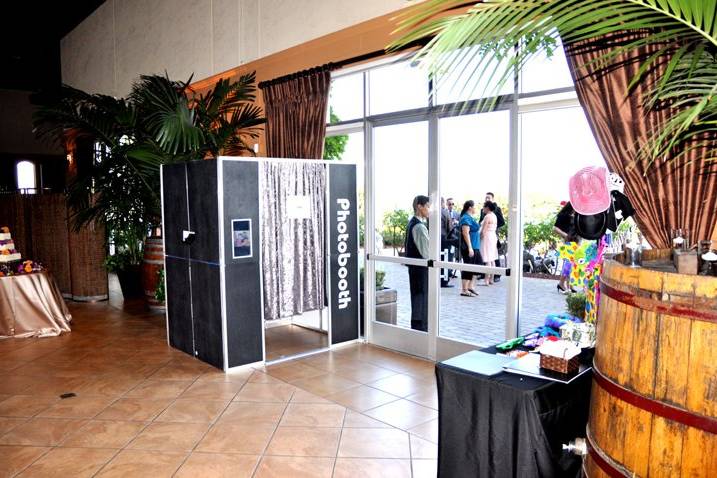 Sound Wave Mobile DJ Service & Lets Take A Pic PhotoBooth