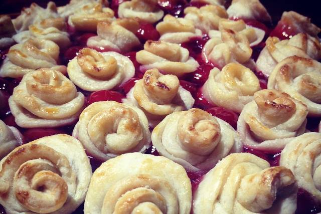 Rosebud Cherry Pie!
