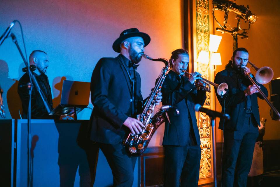DJ/Horn Trio Hybrid