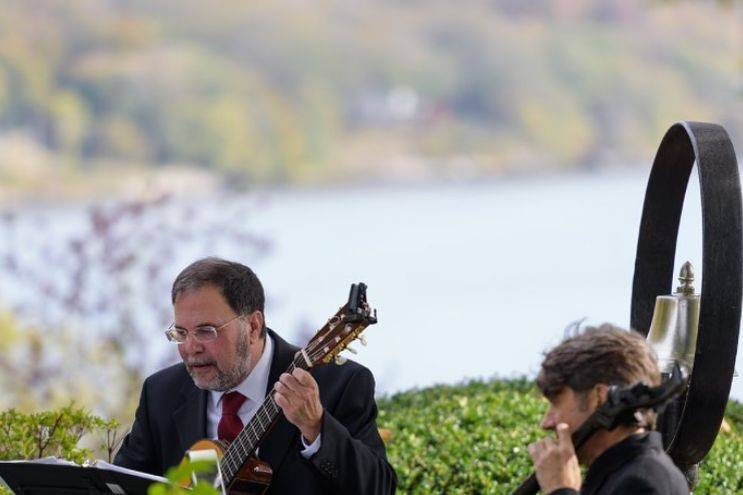 Guitar and cello outdoor occasion