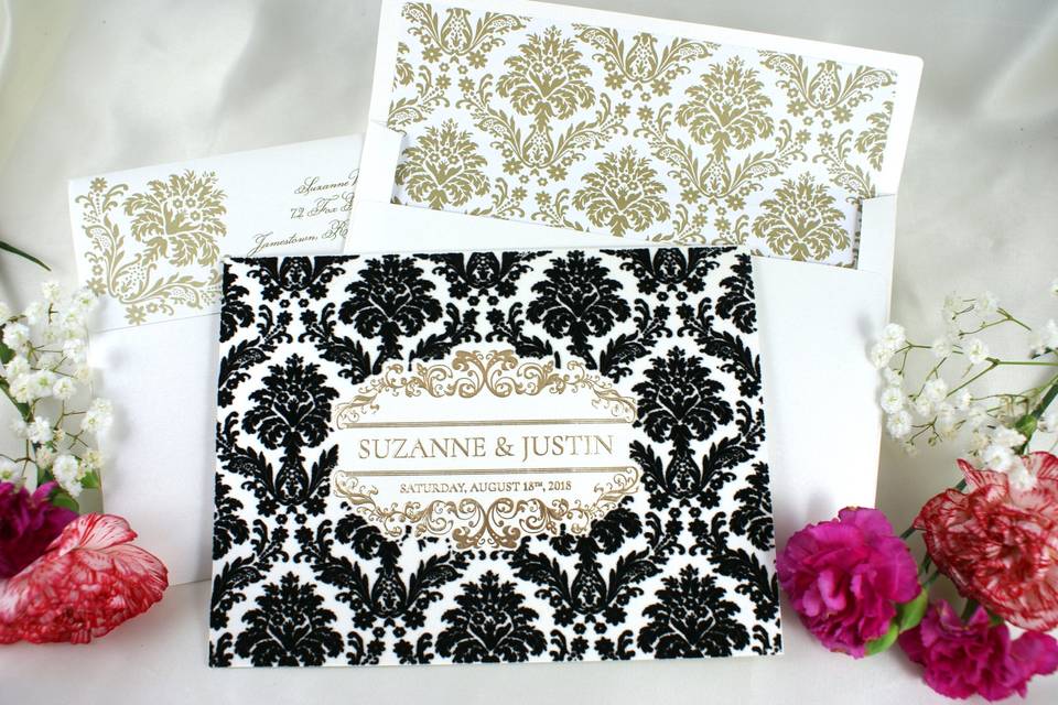 Divine Damask in Black