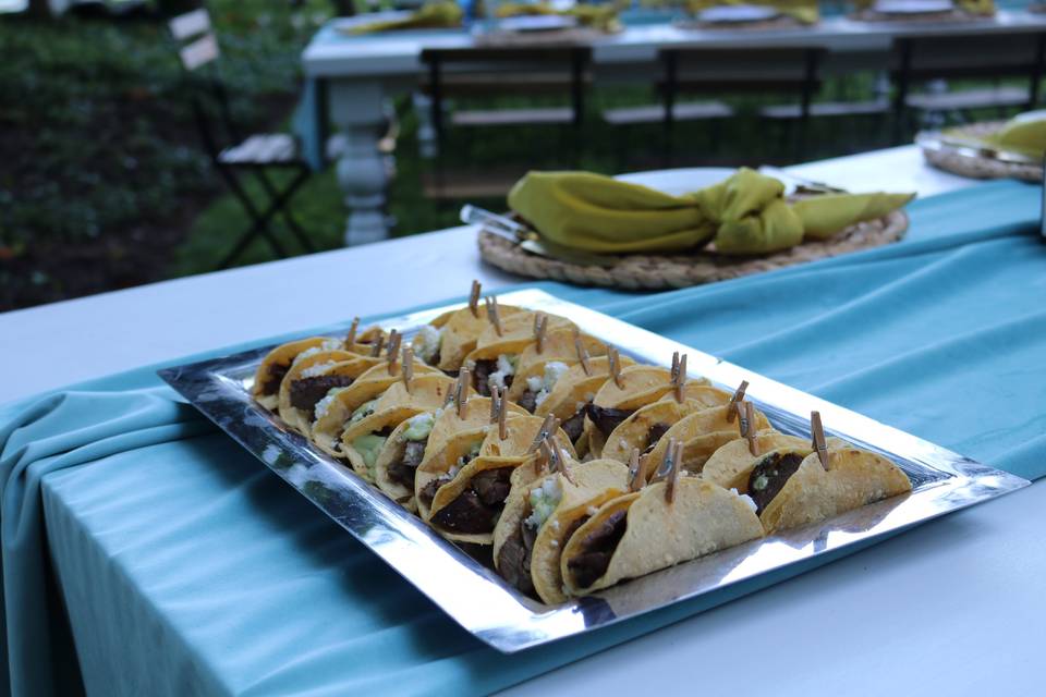 Mini steak tacos