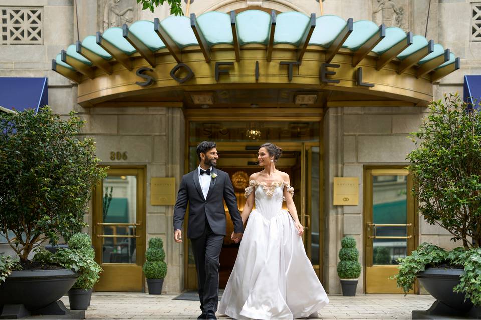 Couple Opaline Lobby