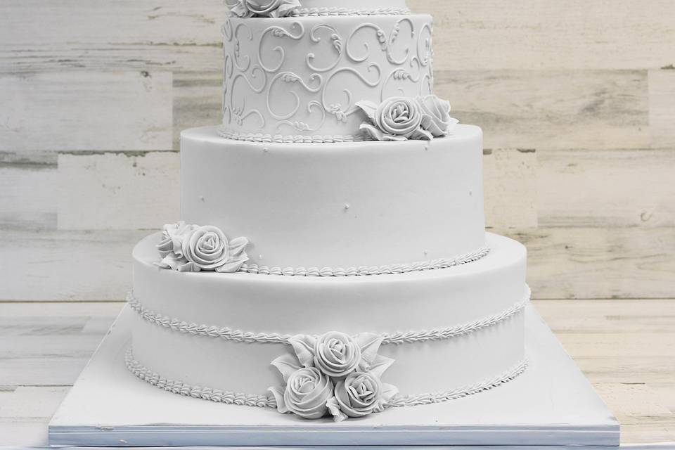 Three tier round wedding cake