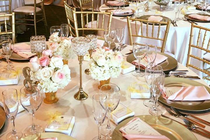 Table setting and pink napkins