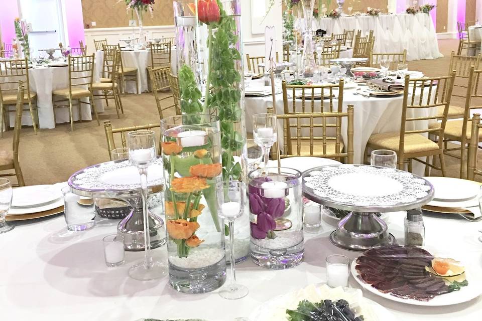 Table setting and centerpieces
