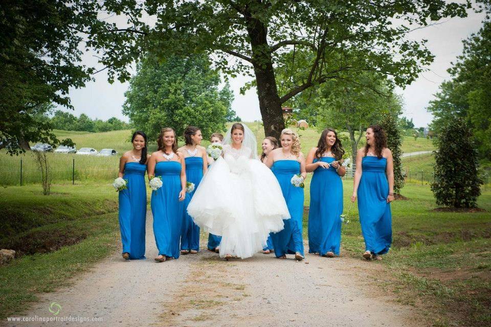 Blue Willow Events | CarolinaPortraitDesigns#outdoorwedding #rusticwedding #northcarolinaweddings #rutherfordcountyweddings #clevelandcountyweddings