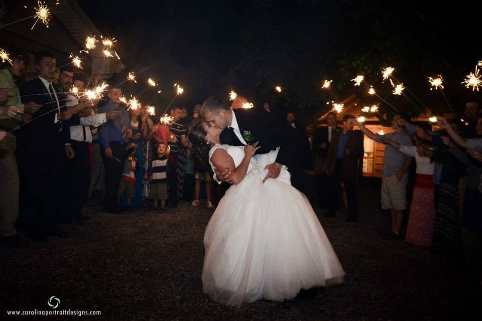 Blue Willow Events | CarolinaPortraitDesigns#outdoorwedding #rusticwedding #northcarolinaweddings #rutherfordcountyweddings #clevelandcountyweddings