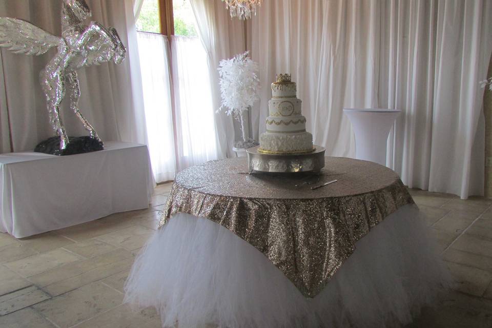 Cake table