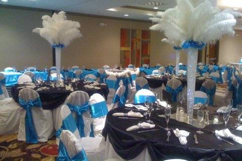 Table setting with centerpiece