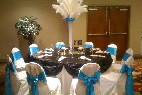 Table setting with centerpiece