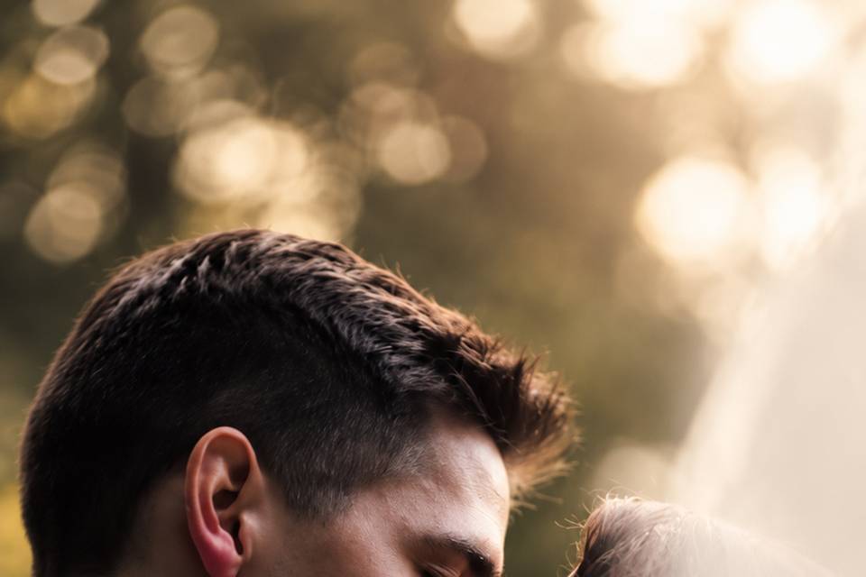 golden-hour-kiss.jpg