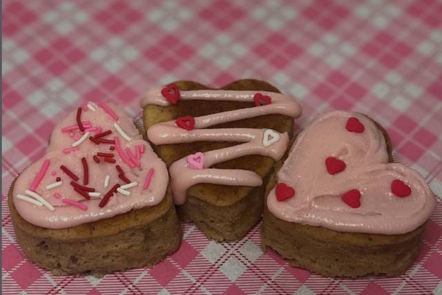 Lace Makes Cakes