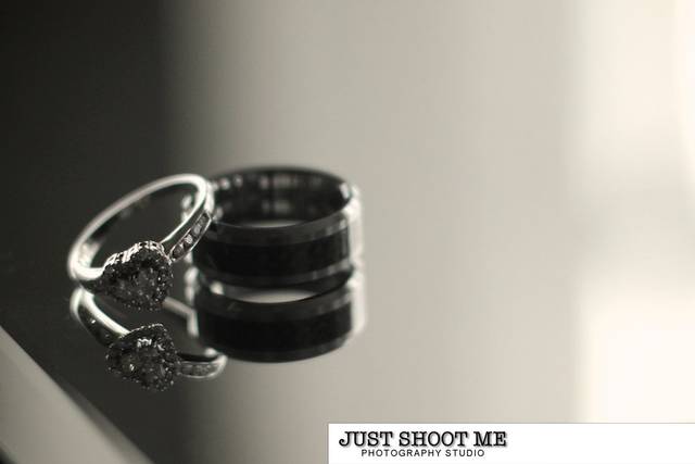 JUST SHOOT ME Photography Studio