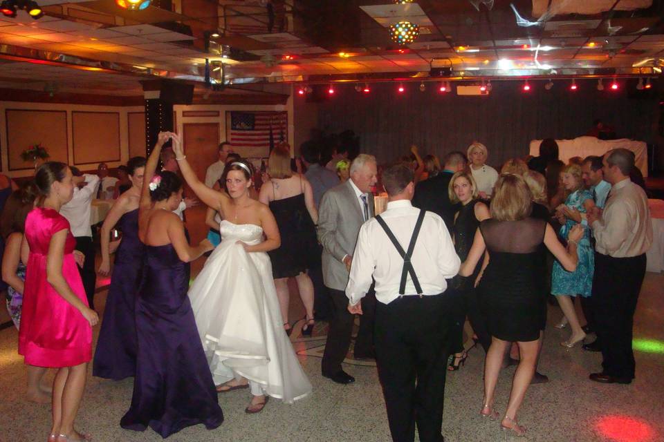 Eclipse Unlimited Entertainment - Wedding DJ | Photography | Uplighting | Photo Booth Rental