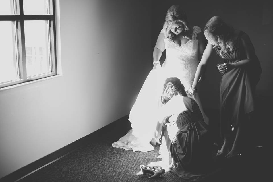 Bride and her bridesmaids