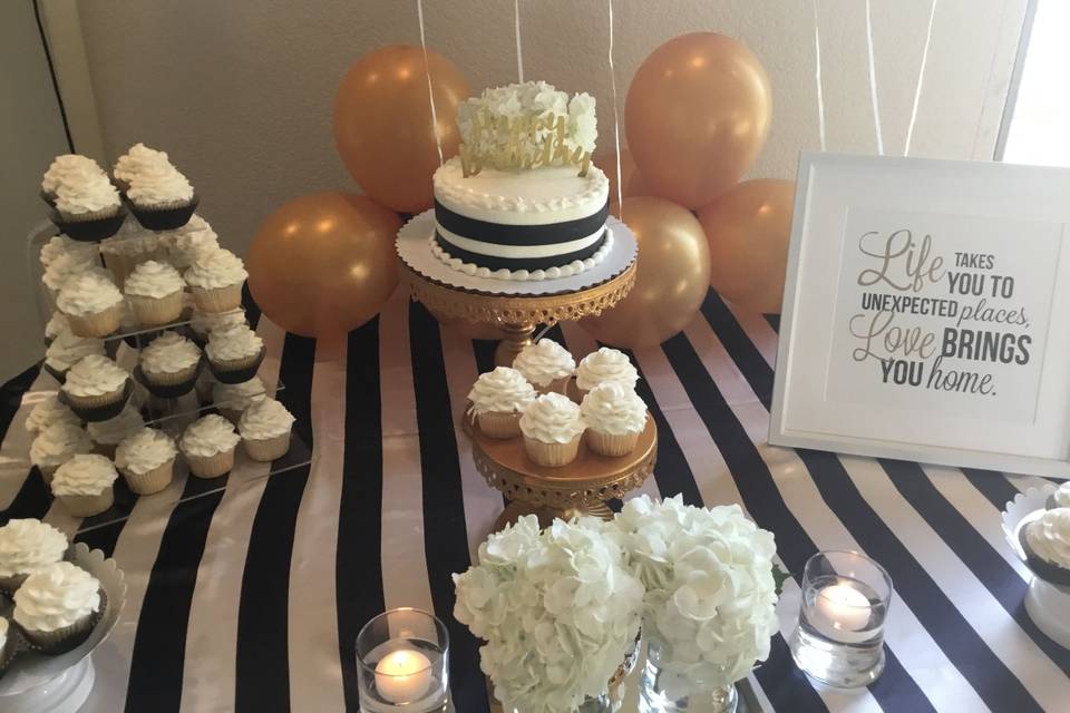 Roses ascending the cake