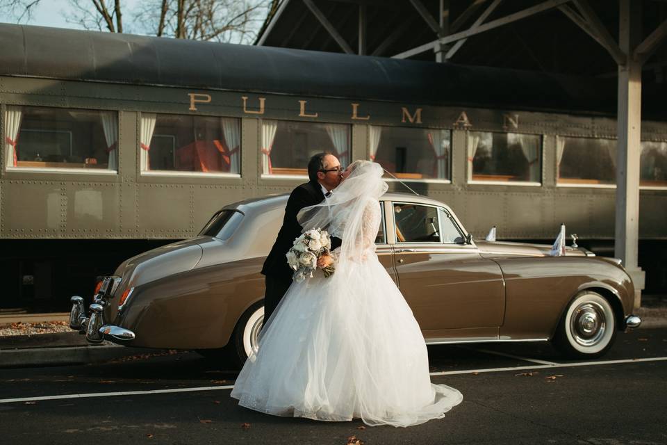 Bride and Groom get in car