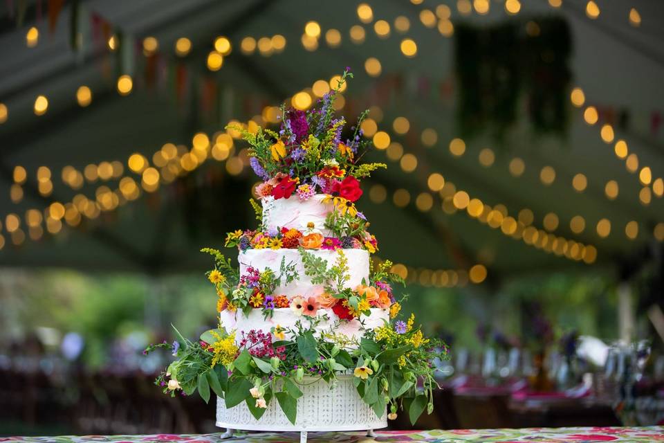 Floral and cake marriage