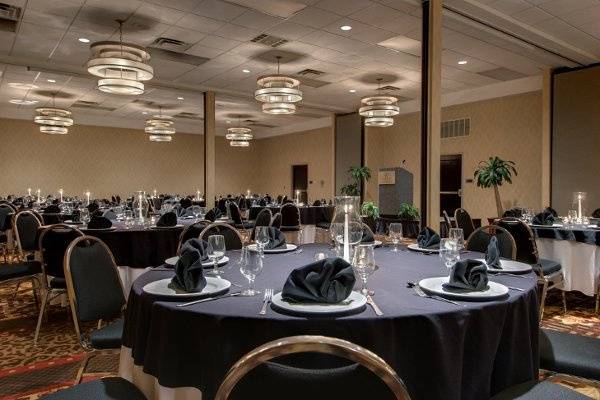 DoubleTree by Hilton Dallas - Market Center
