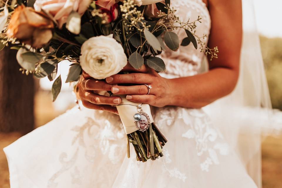 Bridal bouquet details