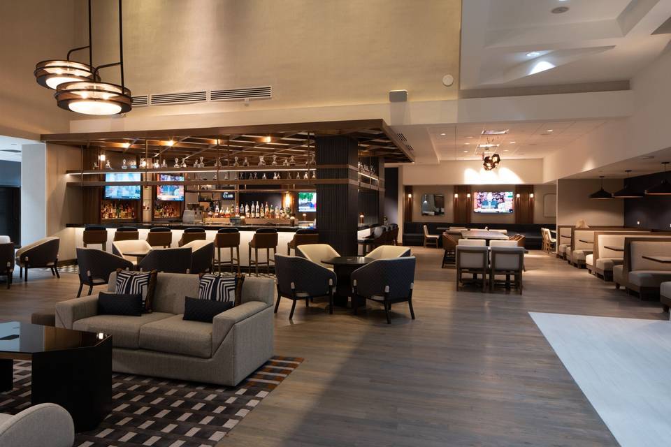 Hotel Lobby & Restaurant Bar