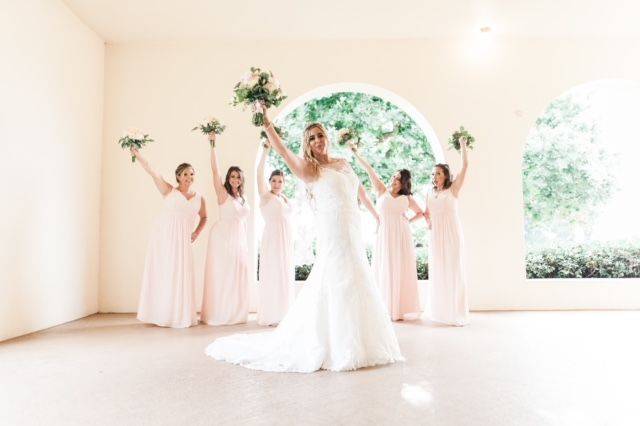 Group photo of bride with bridesmaids