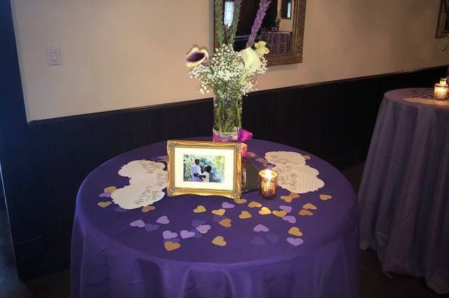 Purple table motif