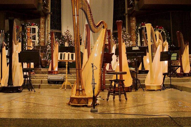 20 Harps for the Holidays