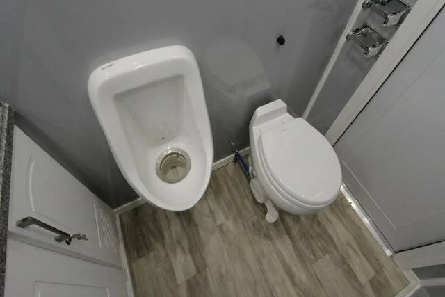 Toilet and urainal