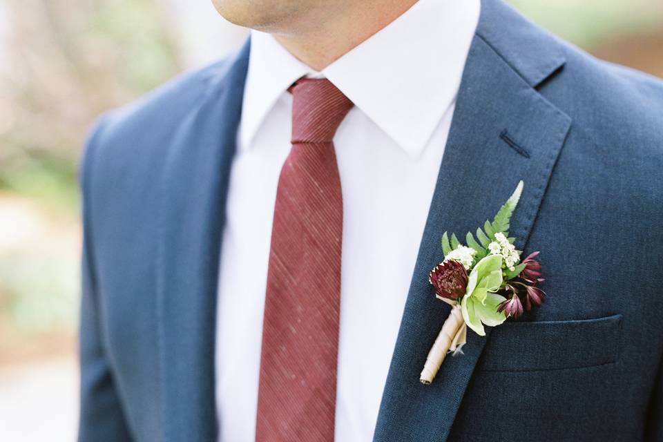 Groom's boutonniere