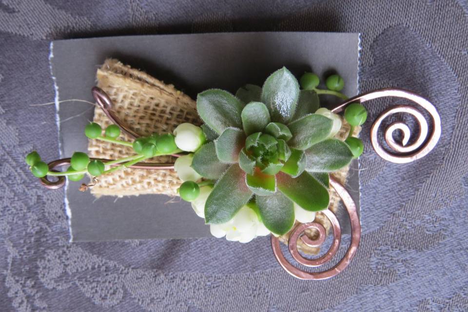 Boutonniere with hammered wire and succulents