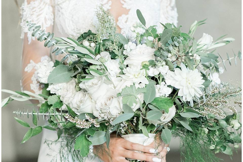 The bride holding her boquet