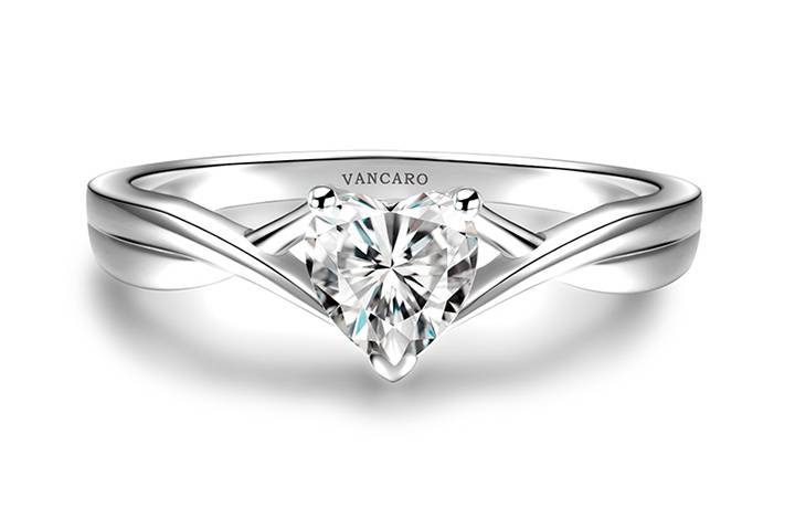 Heart cut engagement ring