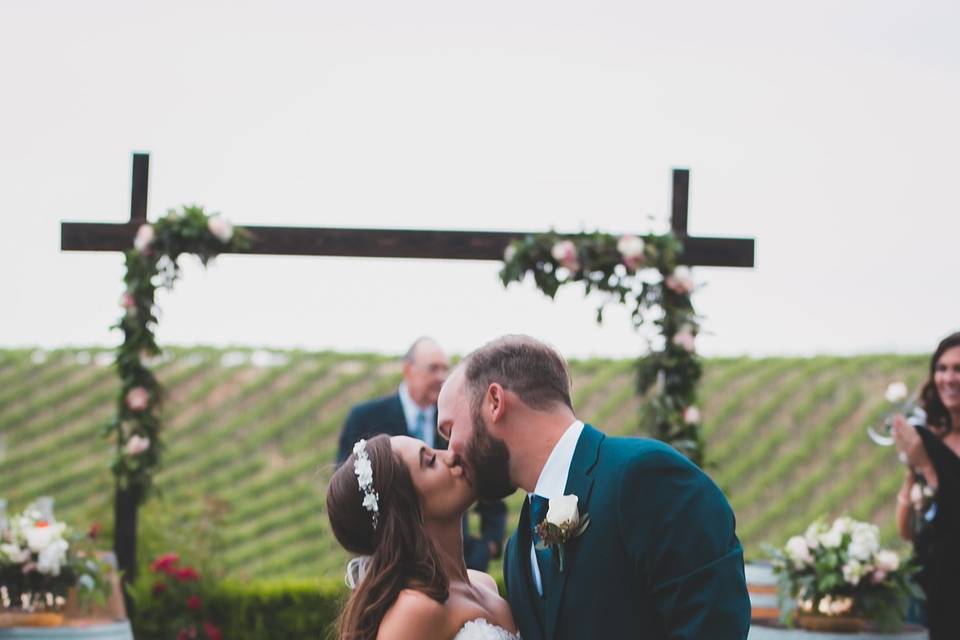 Couple's kiss