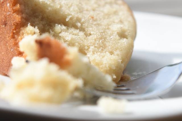 smooth, moist lemon pound cake