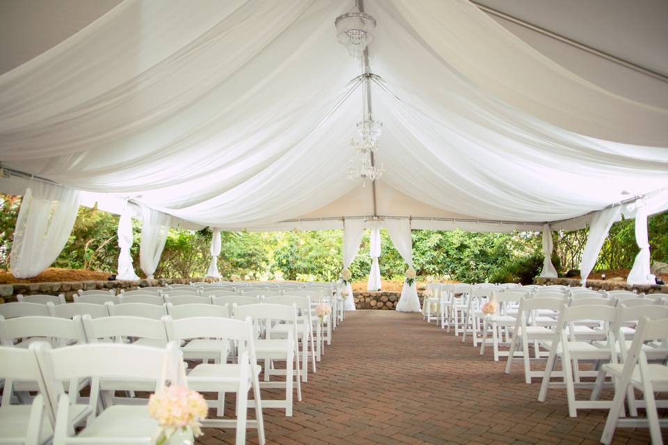 Outdoor wedding aisle