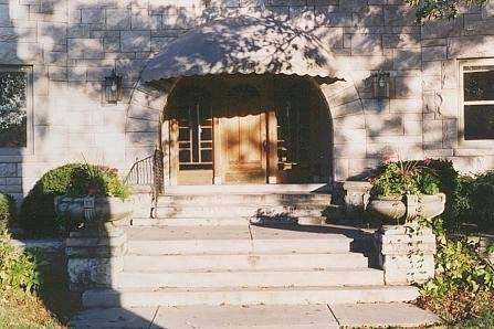 Exterior view of the Simpson House