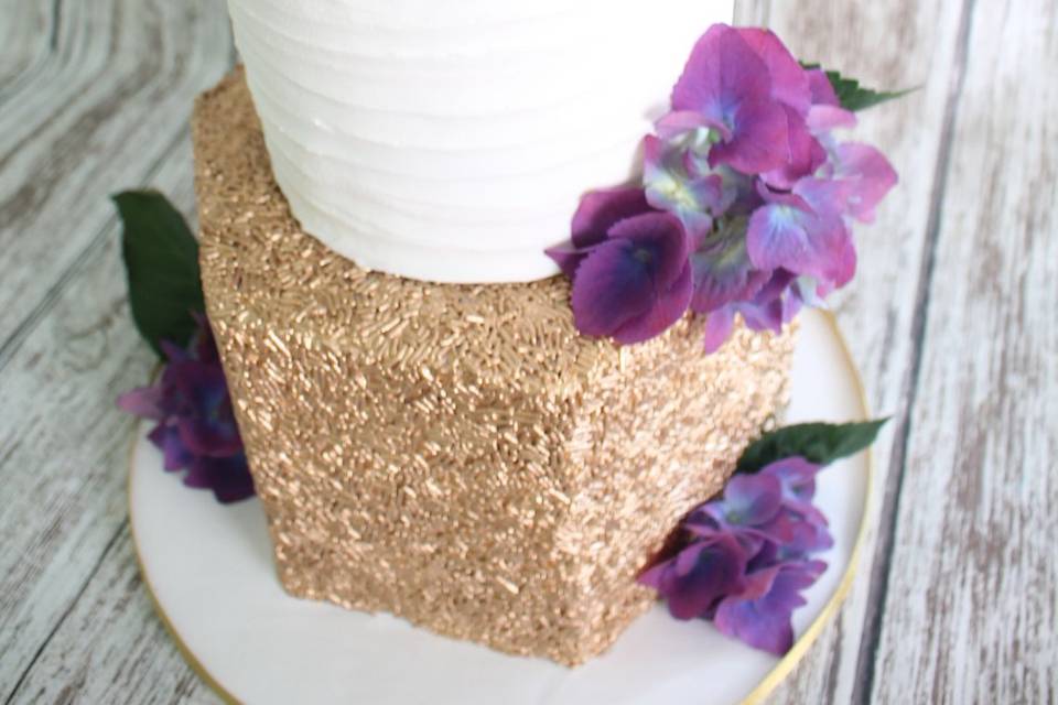 Elegant wedding cake