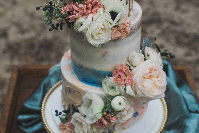WEdding cake-Butterfly Cake Factory Elle Boone Photography