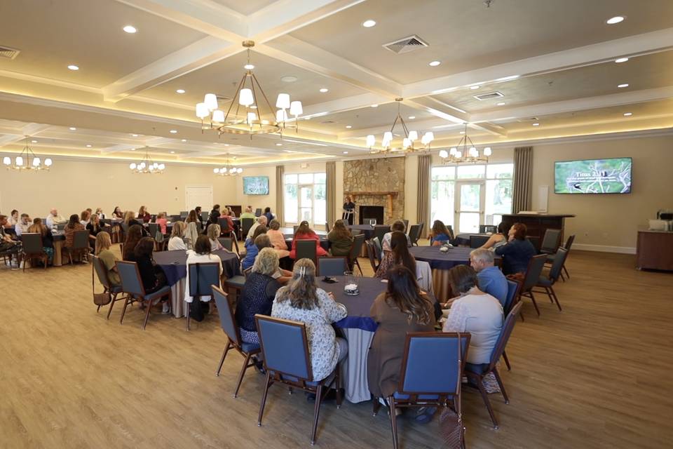 Creekside banquet room.png