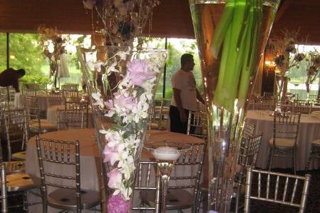 Table setting with centerpiece