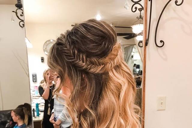 CAITY ASH HAIR & TANS