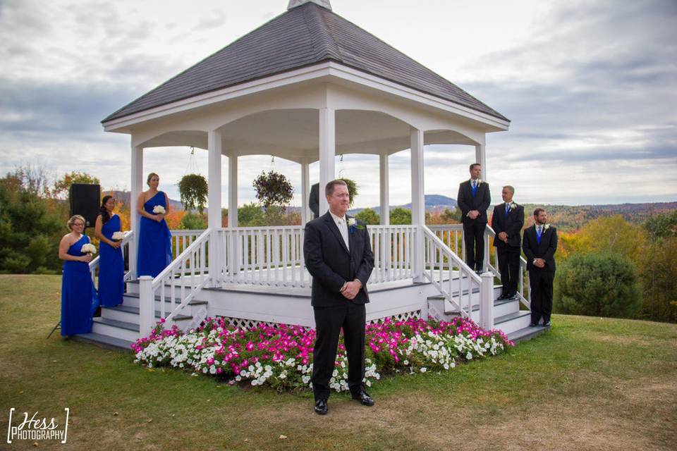 Aisle to Gazebo