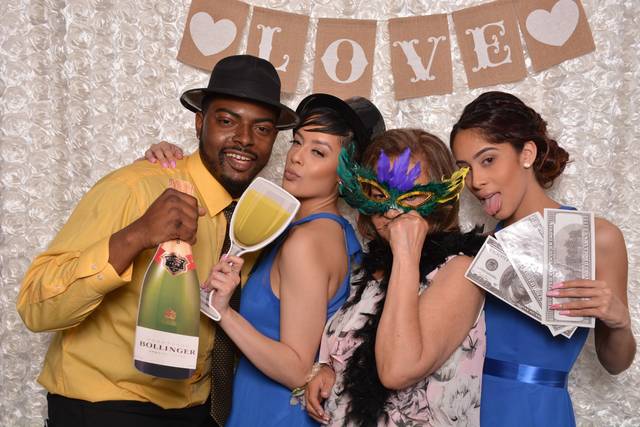 Sparkle and Shine Photo Booth - Photo Booth - Hollywood, FL - WeddingWire