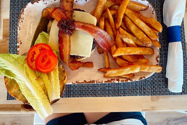Beachview Breakfast & Grill